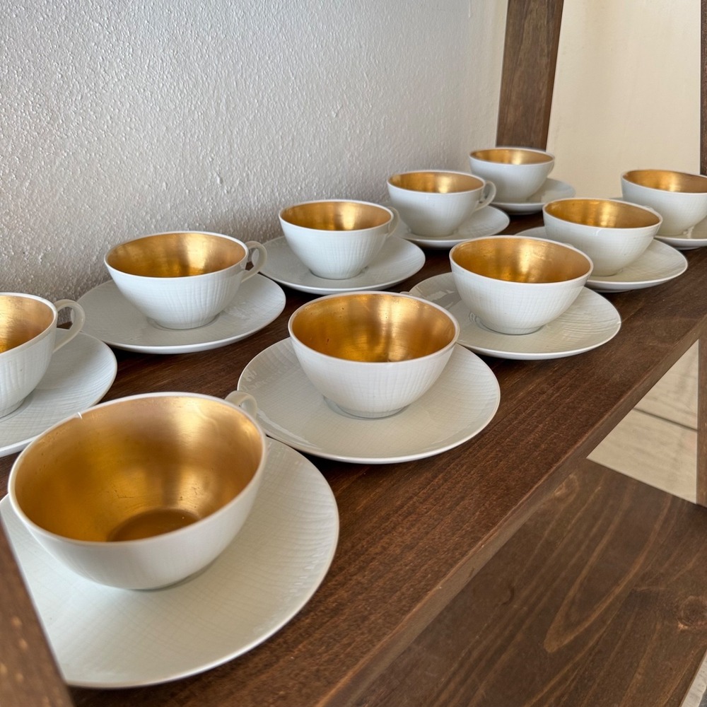 Dorothy C Thorpe Gold Wash Teacup And Saucer Set Of 10 White Textured California